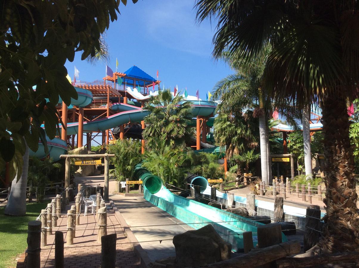 Hotel Y Parque Acuatico La Caldera Abasolo 外观 照片