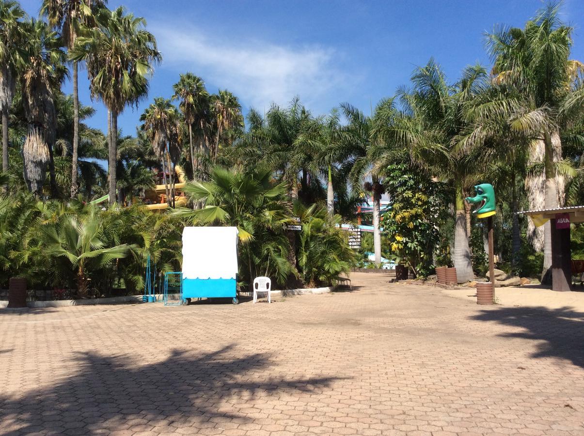 Hotel Y Parque Acuatico La Caldera Abasolo 外观 照片