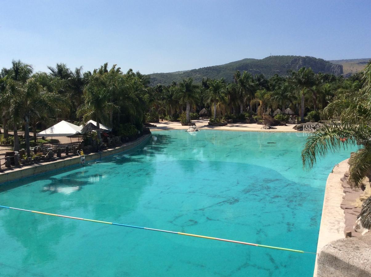Hotel Y Parque Acuatico La Caldera Abasolo 外观 照片