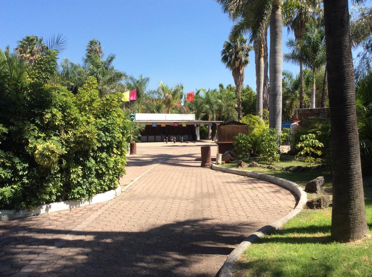 Hotel Y Parque Acuatico La Caldera Abasolo 外观 照片